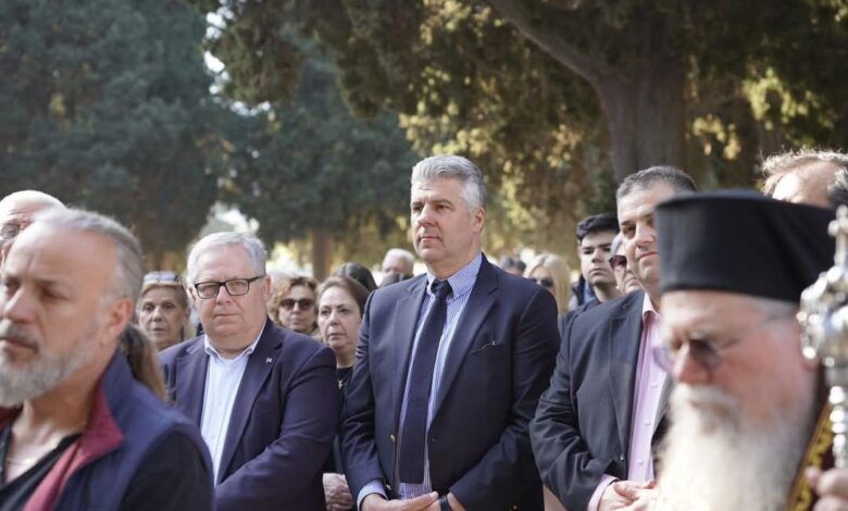 Με-θρησκευτική-κατάνυξη-ο-Χριστόδουλος-Τοψίδης-τίμησε-τη-Μεγάλη-Παρασκευή-σε-Καβάλα-και-Παγγαίο
