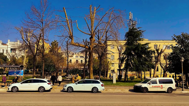 Ταξί-από-την-Αλβανία-έκανε-“κούρσες”-στην-Καβάλα