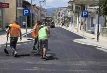 Ολοκληρώνεται-η-ασφαλτόστρωση-της-οδού-Αγίου-Νικολάου-στη-Νέα-Πέραμο