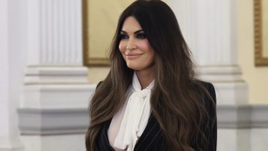 Ο-Λευκός-Οίκος-ζήτησε-από-την-Κίμπερλι-Γκίλφοϊλ-να-παραιτηθεί:-Υπήρξε-πολύτιμο-μέλος,-της-ευχόμαστε-κάθε-επιτυχία